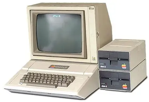 Apple II (1977) - İlk Seri Üretilen Kişisel Bilgisayarlardan Biri